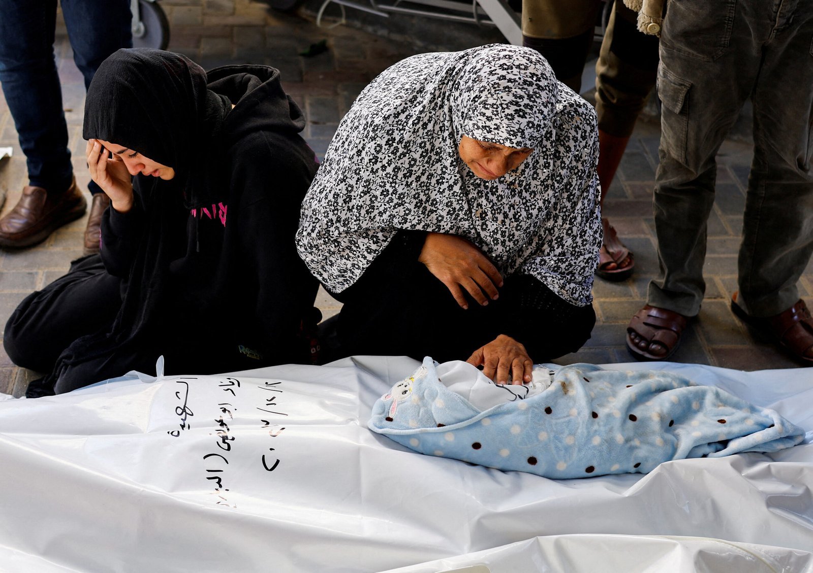 غزہ زمین پر جہنم بن چکا ہے،بھوک، عدم علاج ، بمباری کے 150 سخت ترین دن بعد بھی امت مسلمہ خاموش